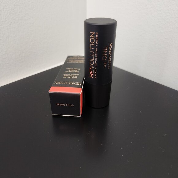 Make Up Revolution the ONE Blush Stick Matte Rush NEW IN BOX - Picture 1 of 2